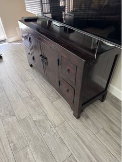 Media cabinet