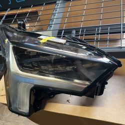 2022 Tundra RH Headlight OEM