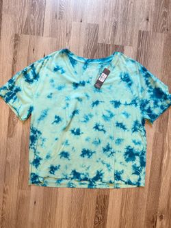 Natural Reflections Tie-Dye V-Neck T-Shirt Size L/G