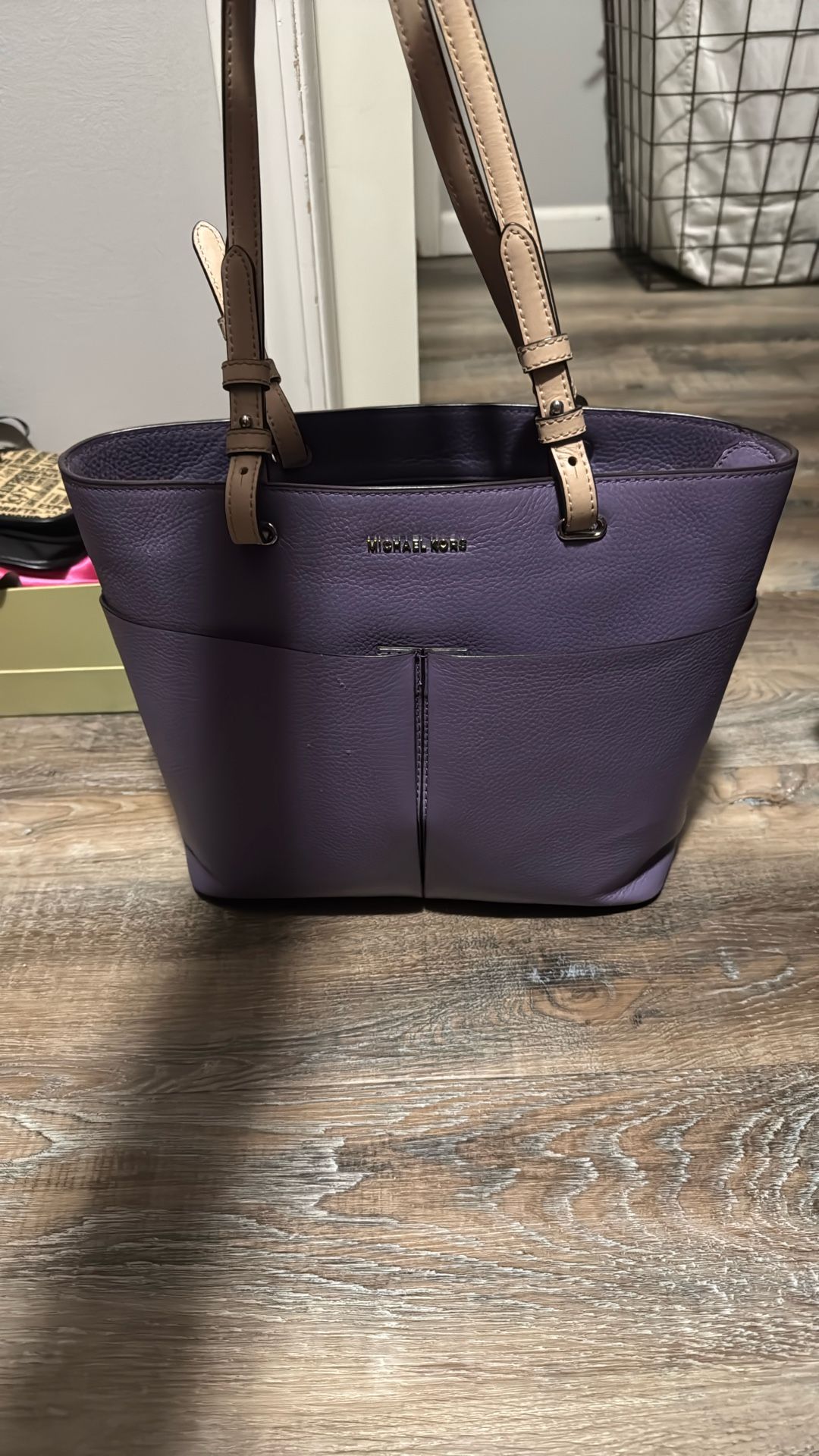 🔥 [Michael Kors Purse] – Must Go Today – Cash Only 🔥