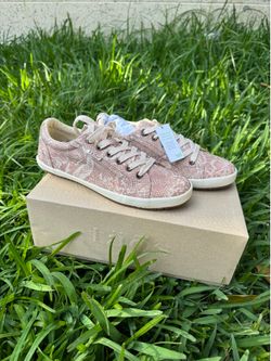 NEW Taos Star Blush Snake Print Sneakers – Women’s Size 7.5 | Box Included