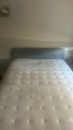 Full size bed