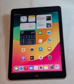 NICE APPLE iPad 6 6TH GEN 32GB WIFI