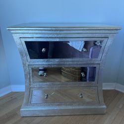 3 Drawer Mirrored Dresser