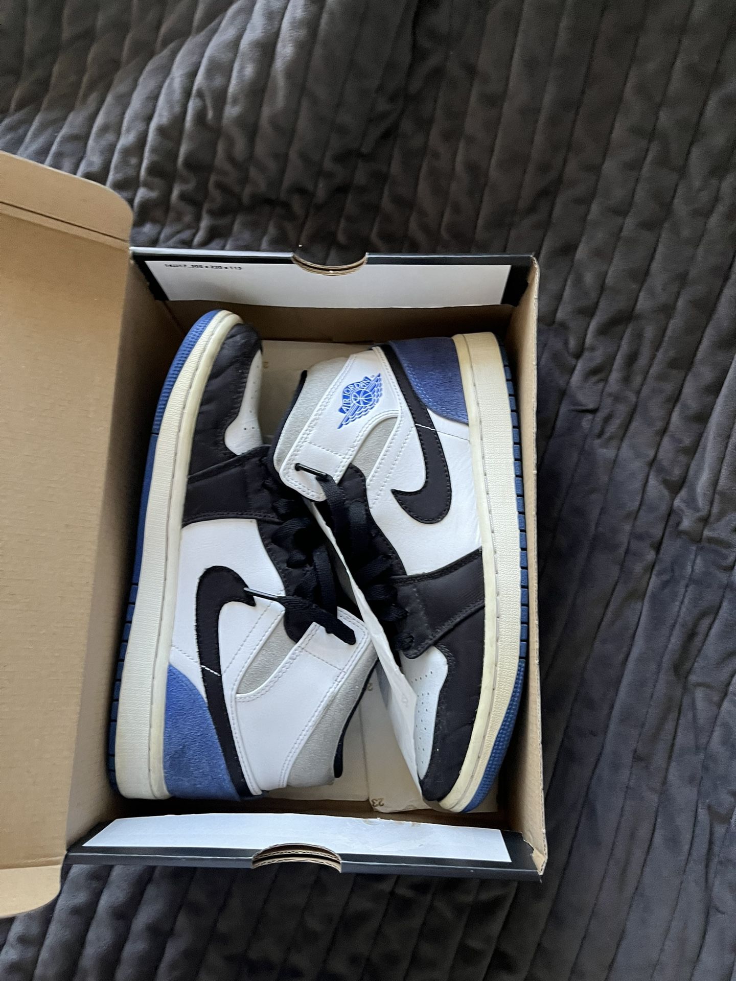 Air Jordan 1 Mid Toe