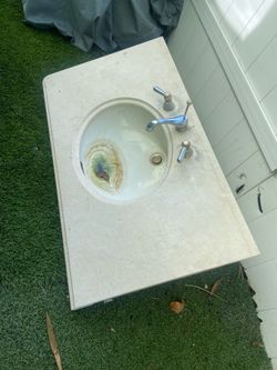 Bathroom sink marble top faucet and hardware in the back all these for only $20. Hurry at this price would not last … Mess: 37 x 22 We located in Miam