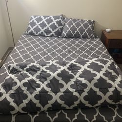 Queen size Bed Set