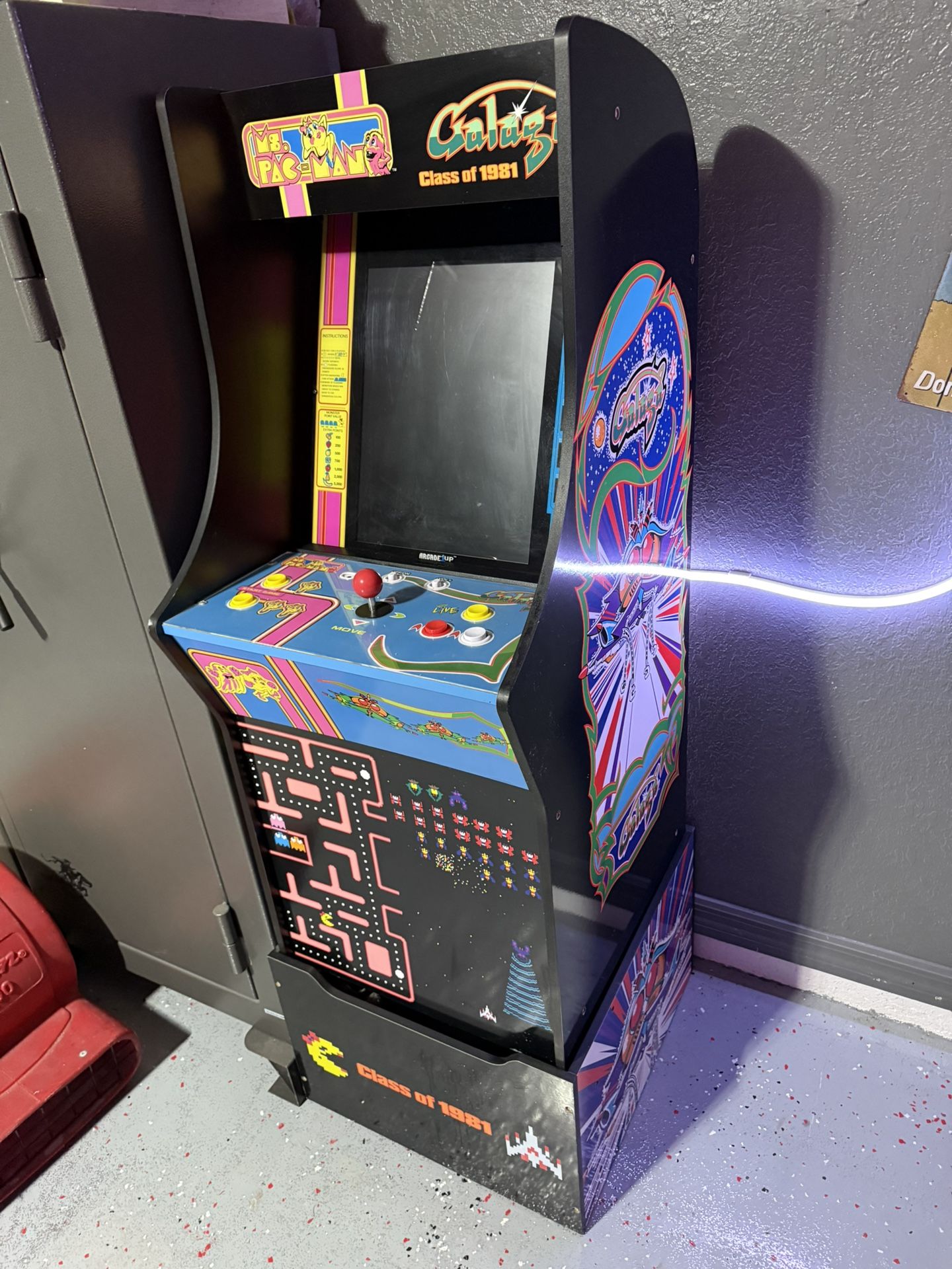 Pac-Man gaming machine