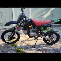 2020 125cc Dirt Bike Apollo I've Replaced Stator Coil Pack Carburetor Filter Spark Plug New Lines Pick Up In Tampa 700 Dollars 