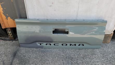 2016-2023 Toyota Tacoma Rear Tailgate Shell