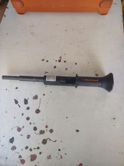 Concrete gun
