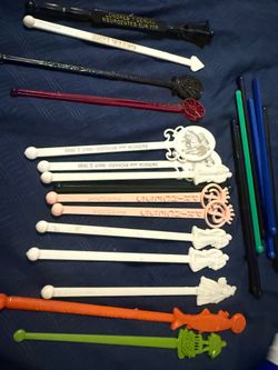 Lot of Vintage 22  Swivel Sticks Swizzle Stirs Mixed Lot Plastic And Glass