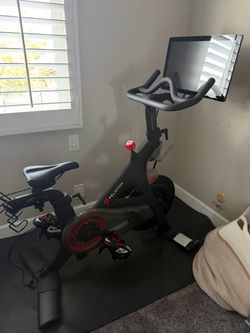 Peloton bike great condition