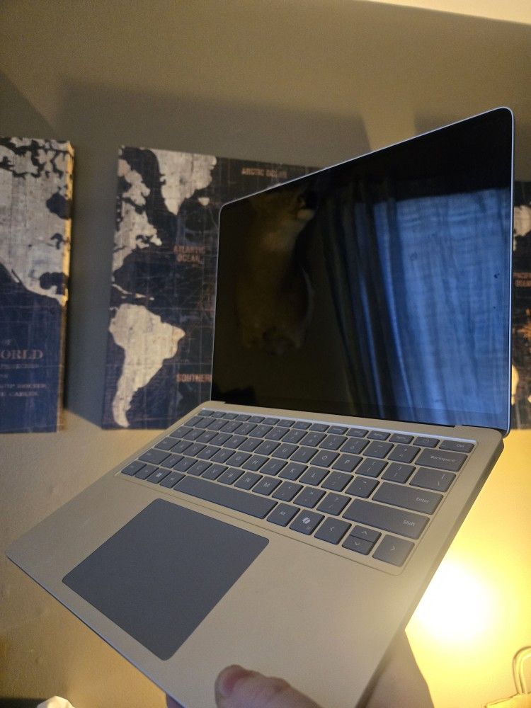 Microsoft Surface Laptop 7th Edition 16gb 512SSD