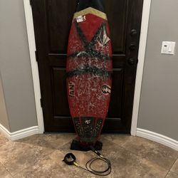 Pureglass 5’6 Tri Skag Surfboard