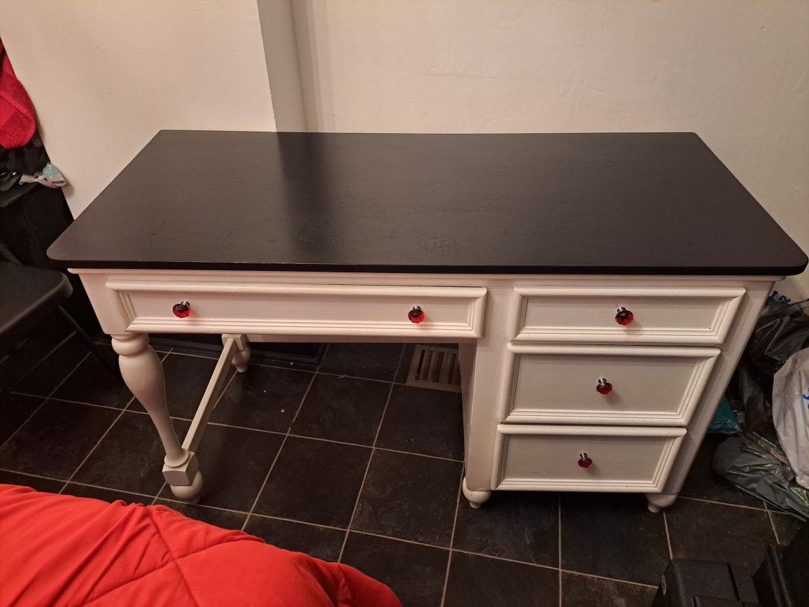 Red,white And Black Desk