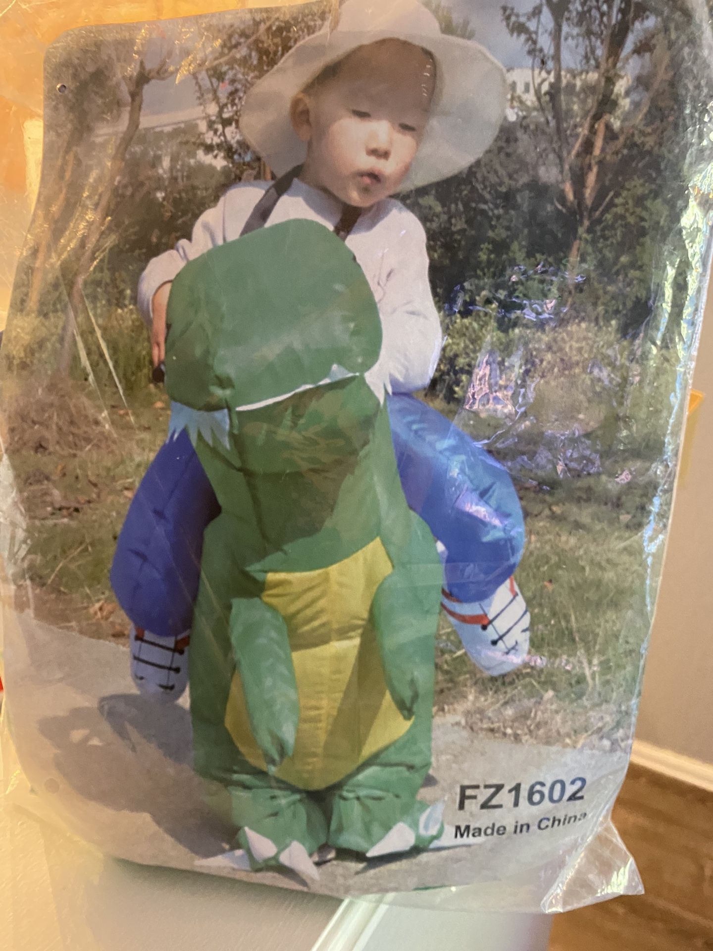 Kids Blow Up Riding Dinosaur Costume  Ages 6-8yo