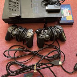 Sony Playstation 2 Console SCPH-39001 w/2 controllers & lots of extras