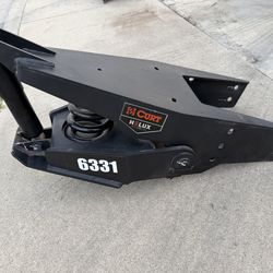 Curt Helux (contact info removed) 5th Wheel Pin Box Hitch