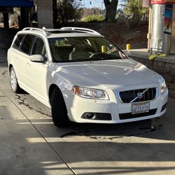 2008 VOLVO V70