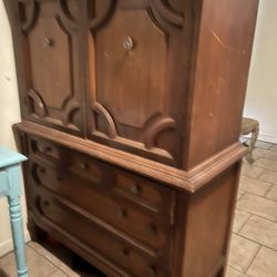 Antique Dresser Good Condition Missing A Piece Of 1 Draw As Shown In Picture But Used As Storage 
