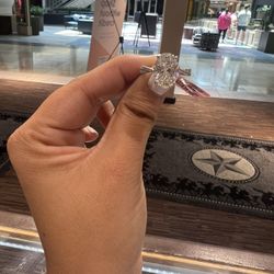 14k gold REAL LAB DIAMOND RING with 4ctw center stone and 4.33ctw total diamonds for a good price!!