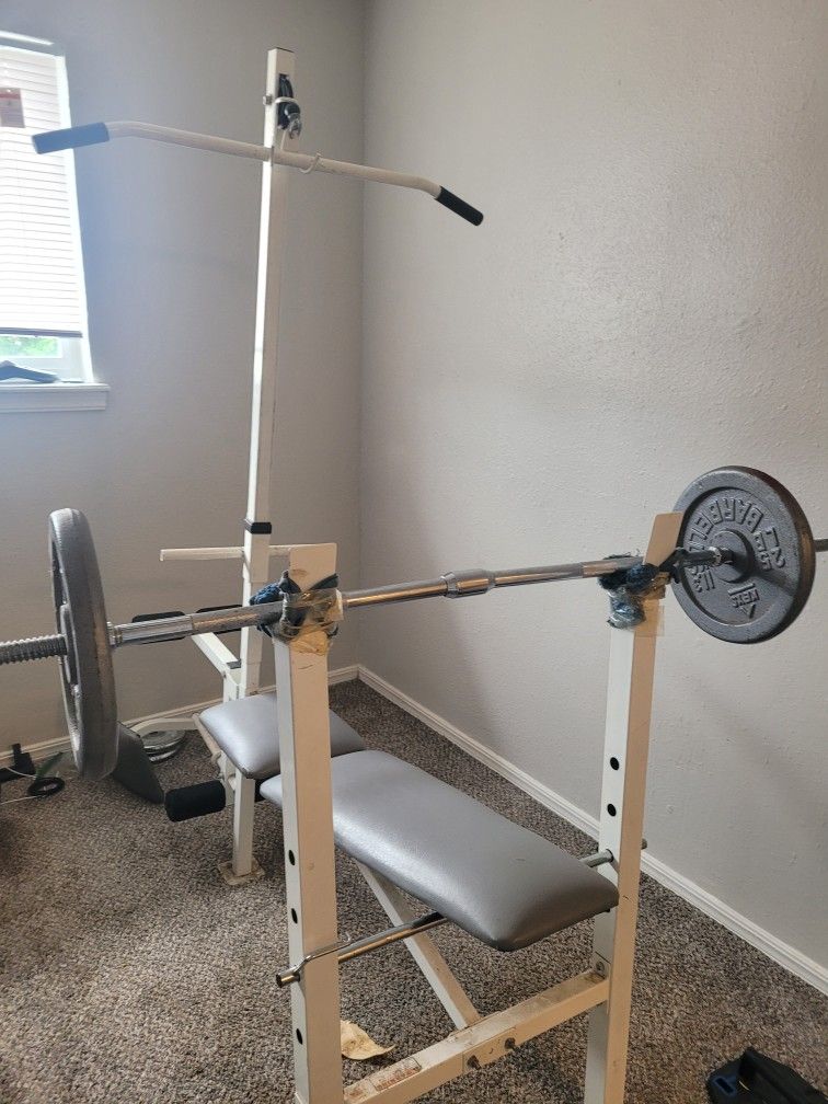 Weight Bench Barbell & 2 Bumper Plates