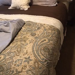 Queen Bed And Bedding