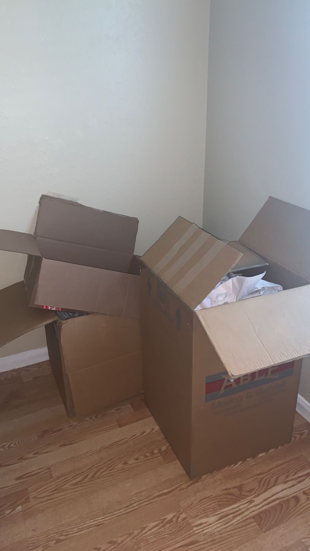 FREE MOVING BOXES W/ PACKING PAPER