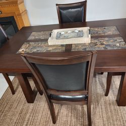 REAL WOOD DINING TABLE & 4 CHAIRS *EXCELLENT PRE-OWNED CONDITION