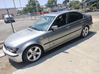2005 BMW 325i
