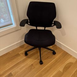 Design Within Reach Office Chair