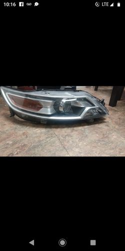2012 Ford Taurus headlight right side