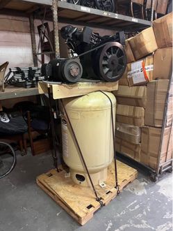 Ingersol Rand Air Compressor 10 HP , 35 CFM , 3 Phase , 175 Max PSI , 120 Gal, Model 2545k10v-5