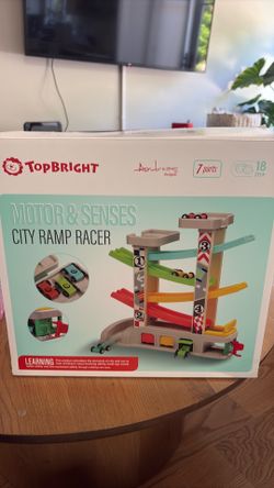 Car ramp Montessori toy
