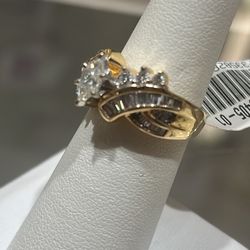 14k Diamond Ring Sz 6 Women’s  7.7 Grams 