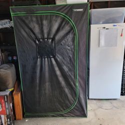 4x4 Vivosun Grow Tent  Trade For A 12pk
