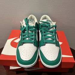 Nike Dunk Low “Stadium Green”