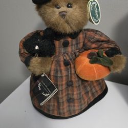 Vintage Bearington Collection Halloween Teddy Bear With Pumpkin & Black Cat with Stand 