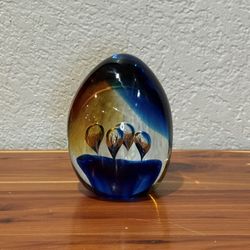 Vintage Art Glass Egg Sculpture / Paperweight