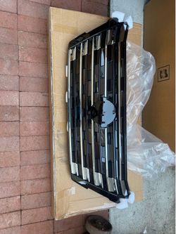 2024-2025 Nissan Rogue Grill