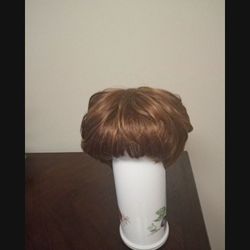 Short Reddish brown Wig