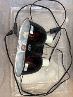 Reptile light/heat fixture with both bulbs