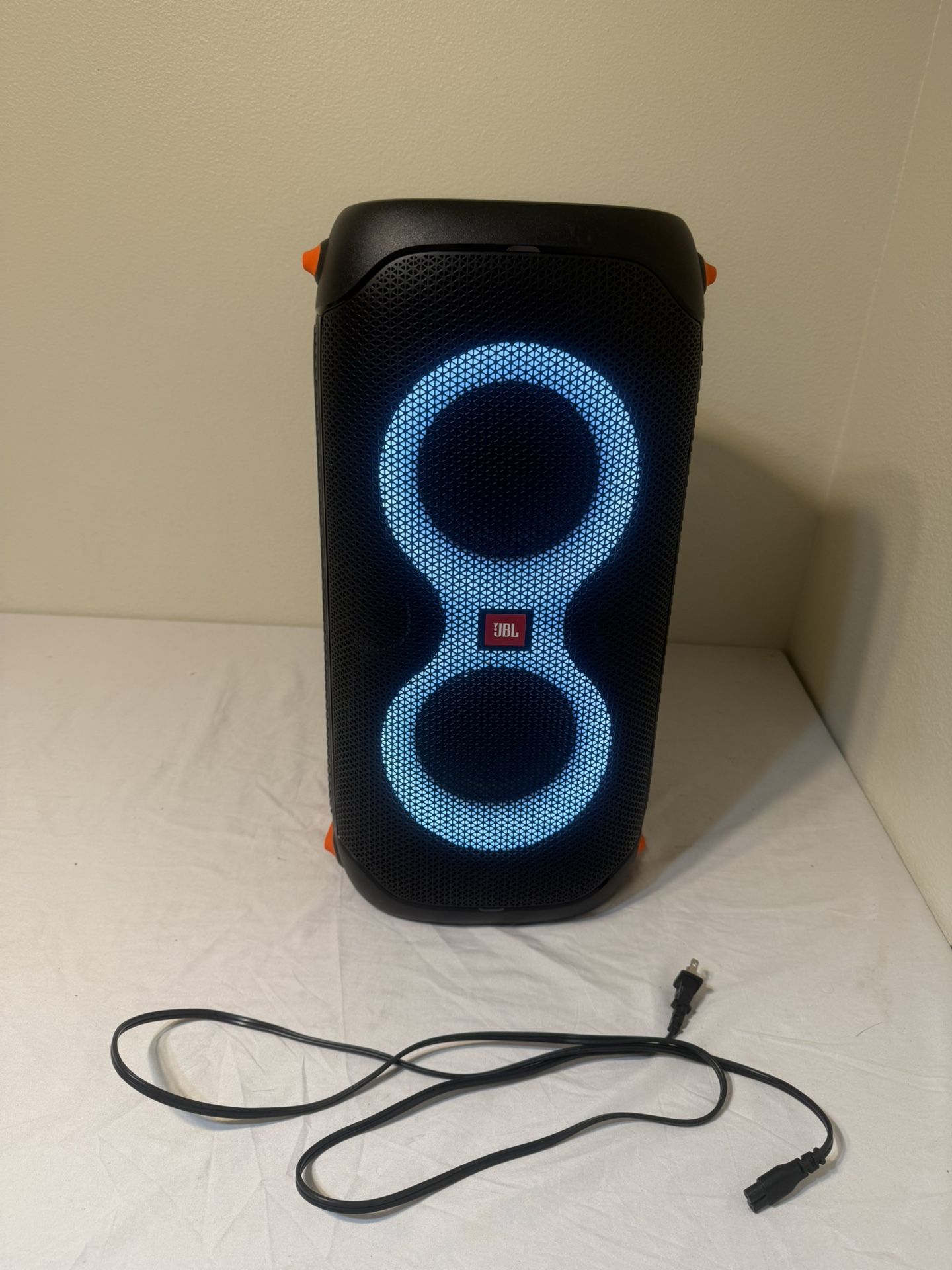 JBL PartyBox 110 - Portable Party Speaker with Built-in Lights, Powerful Sound and deep bass, Black. LIKE NEW