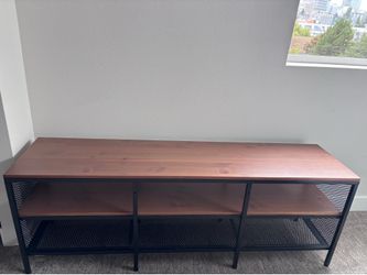 Entertainment center