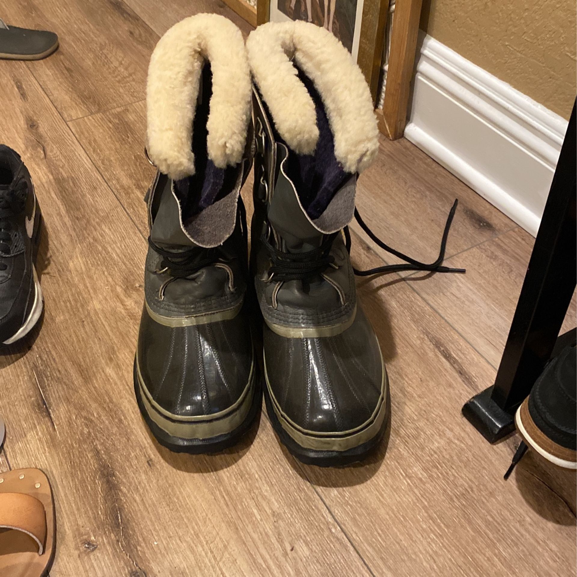 Caribou Sorel Size 11