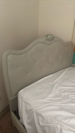 Full Size White/Cream Tufted Upholstered Bed Frame w/ Headboard & Footboard