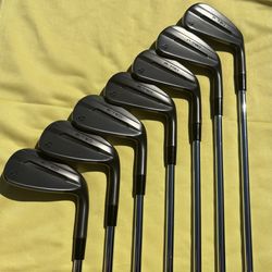 Taylormade P790 4-PW Irons - Golf Clubs