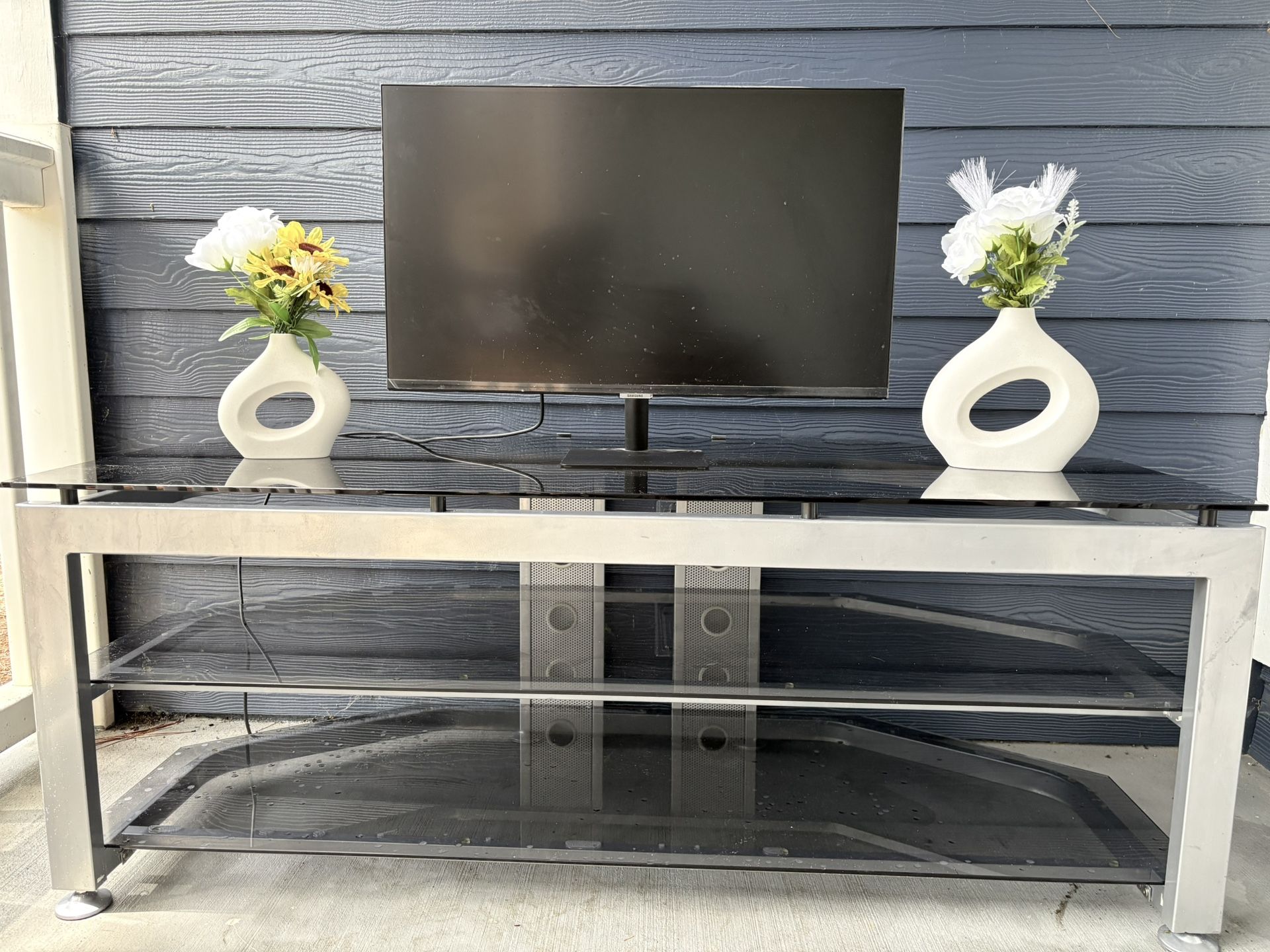 Modern Glass TV Stand – Fits up to 65” TVs – Excellent Condition