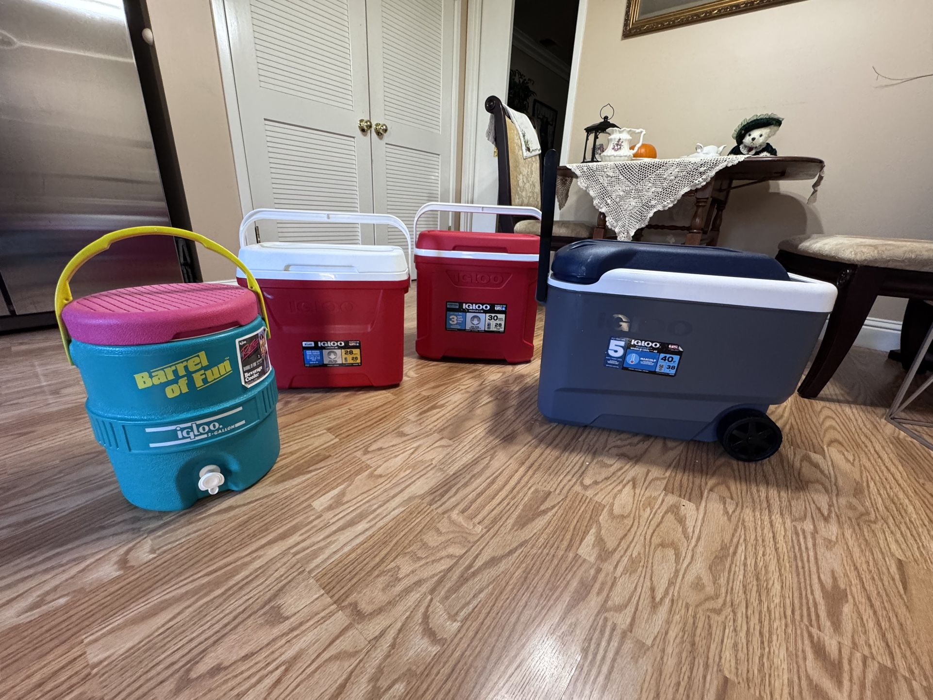 Igloo Coolers – Set of 4,New Products : American Fashion Style Bags On Sale